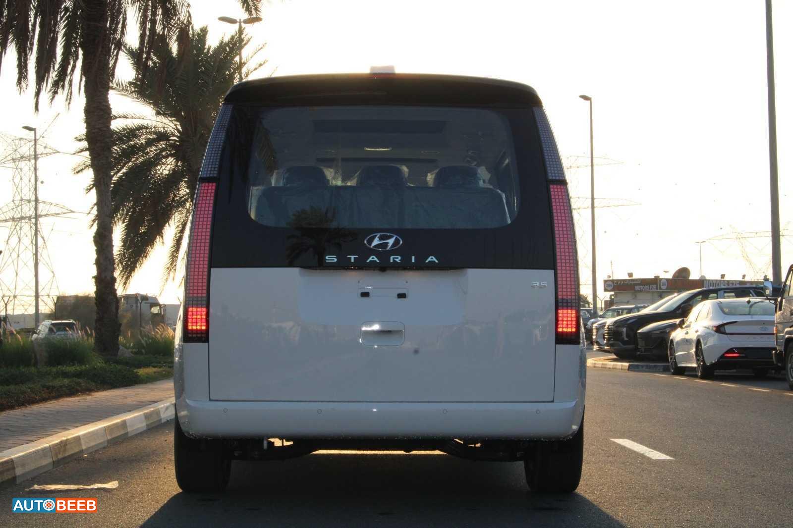 Minibus Hyundai 2025